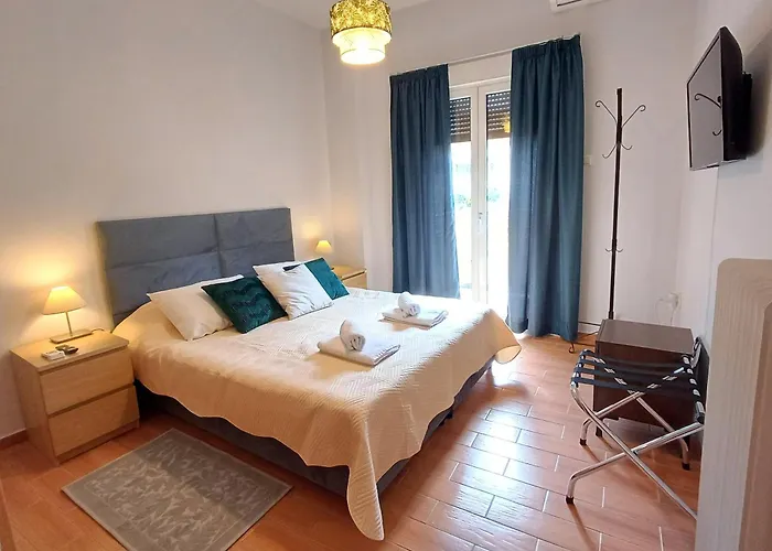 Georgia'S Cozy Apartment In Koukaki
